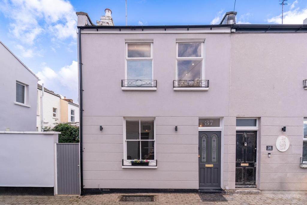 Elegant 3 Bedroom Home In The Centre Of Cheltenham Extérieur photo