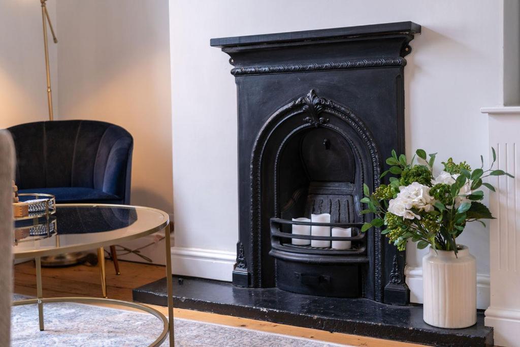 Elegant 3 Bedroom Home In The Centre Of Cheltenham Extérieur photo