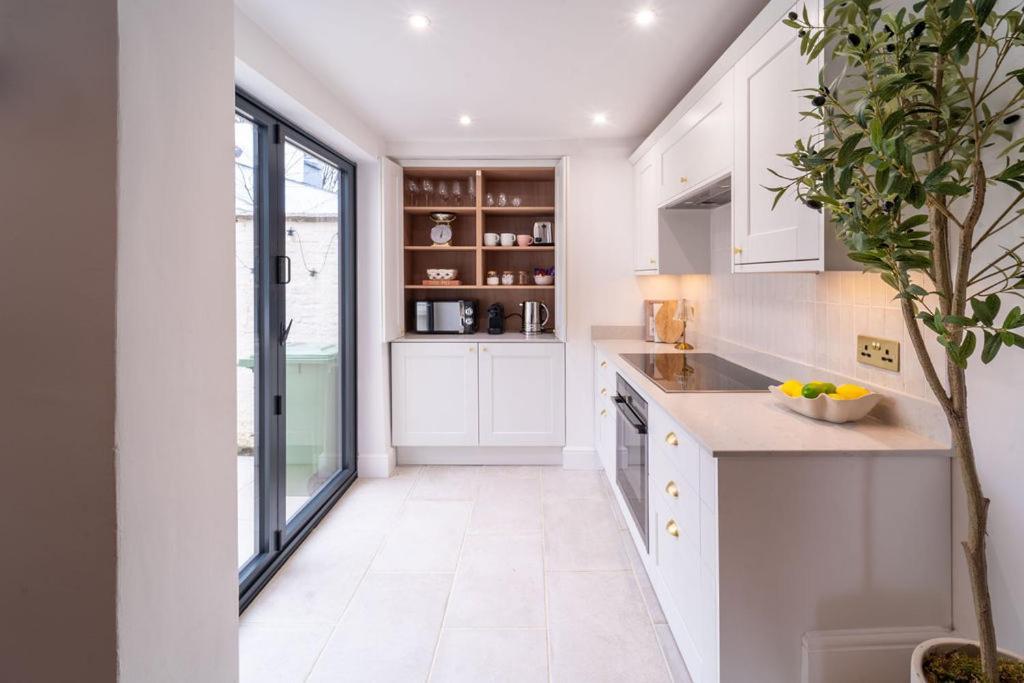 Elegant 3 Bedroom Home In The Centre Of Cheltenham Extérieur photo