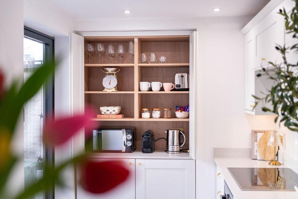 Elegant 3 Bedroom Home In The Centre Of Cheltenham Extérieur photo