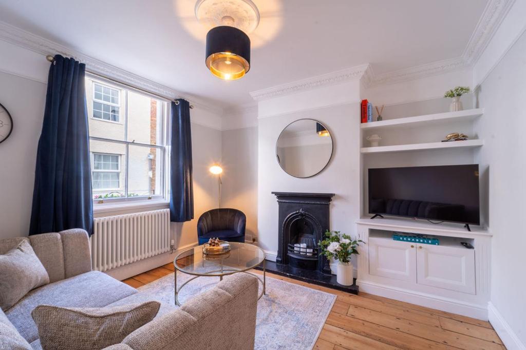 Elegant 3 Bedroom Home In The Centre Of Cheltenham Extérieur photo